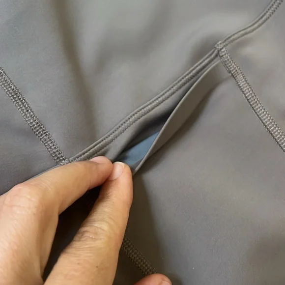 Nike Universa Medium-Support High-Waisted 5 Biker Training Shorts with Pocket - Picture 6 of 6